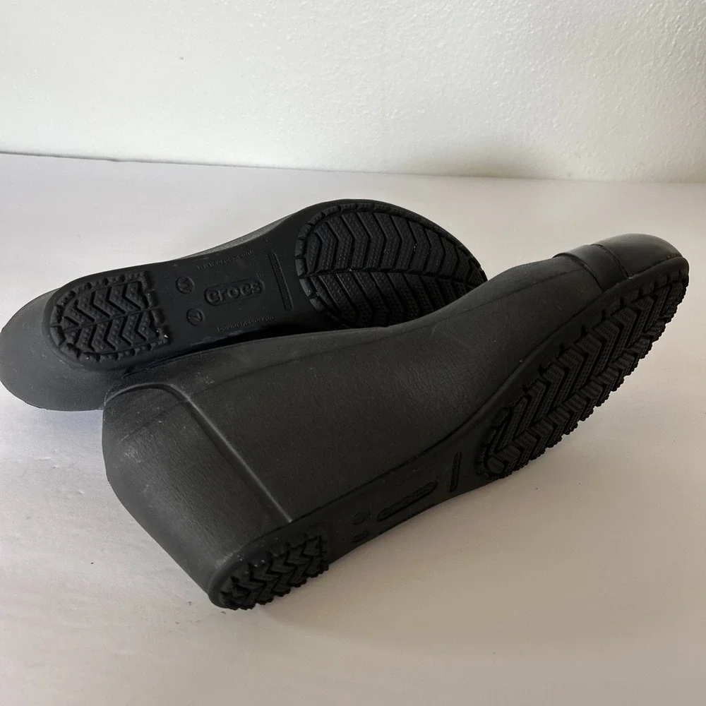 Crocs Wedge Womens Heels‎ Black Croslite Patent Detail Sandals Cap Toe Comfort 7